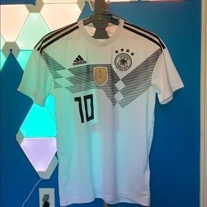 NWT OZIL #10 WORLD CUP JESERY 2018 (Authentic) - M